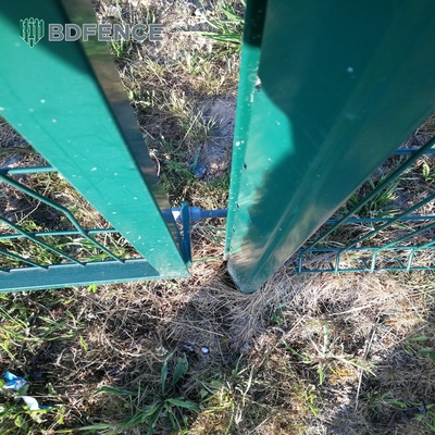 ভারী দায়িত্ব শক্তিশালী ঝালাই বেড়া প্যানেল হোম আউটডোর আলংকারিক গোপনীয়তা V জাল বেড়া প্যানেল জন্য বাগান বেড়া