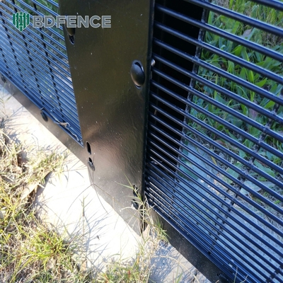 পরিষ্কার ভিউ ওয়াল স্পাইকস মেটাল সীমানা এন্টি ক্লাইম্বিং নিরাপত্তা বেড়া প্যানেল