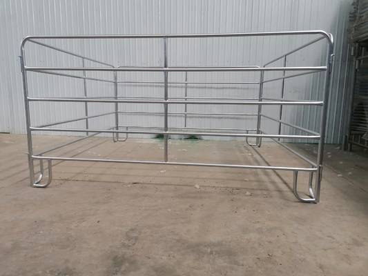 Iso9001 Cetification 5ft পশুসম্পদ তারের বেড়া প্যানেল বৃত্তাকার পাইপ ওয়েল্ড গ্যালভানাইজড